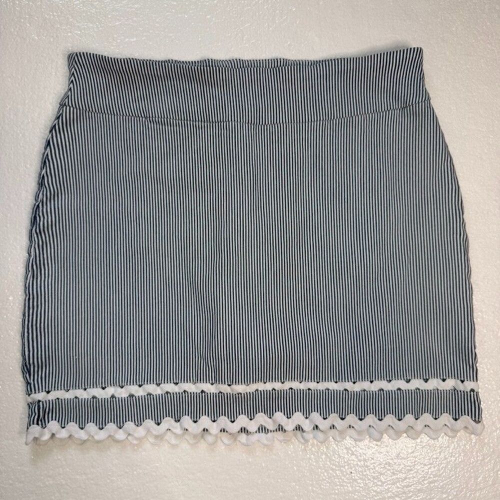 Scallop Hem Blue & White Striped Crown & Ivy Pull-On Skort Size 12 Golf Skort